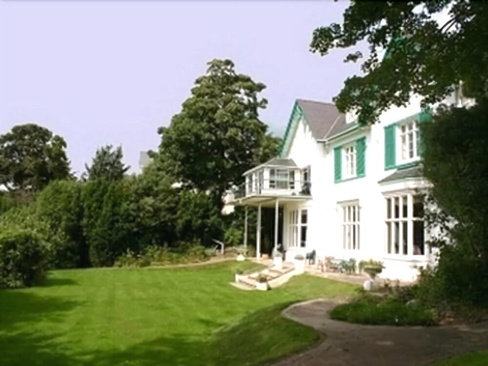 Frognel Hall Торки Екстериор снимка