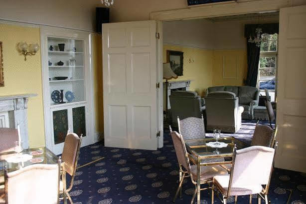 Frognel Hall Торки Екстериор снимка